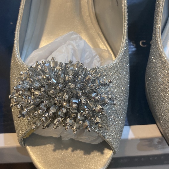 Karen Scott size 9.5 Heels 3.5 inches New With Tags - Picture 2 of 10